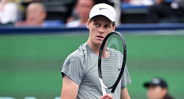 Sinner doblega a Medvedev y espera en semis un posible duelo con Alcaraz
