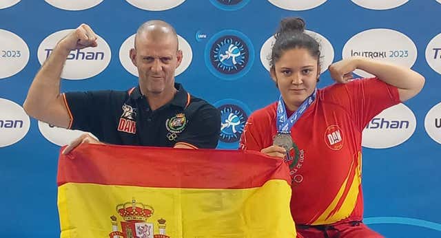 El combate más duro para Merche García fuera de la jaula: «Es difícil que las empresas apuesten por una chica de 16 años que practica MMA»