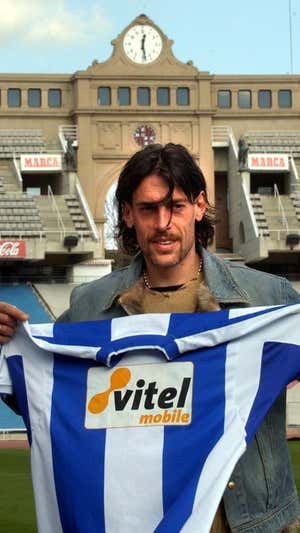 Torricelli, el día de su presentación como jugador del Espanyol en el Estadio Olímpico de Montjuic.  ARCHIVO