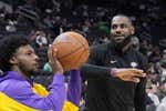 LeBron James se rinde a la heroína anónima que cambió su vida: «Casi lo perdemos»