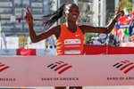 Estratosférico récord mundial en la Maratón de Chicago: Ruth Chepngetich fulmina la marca en más de dos minutos