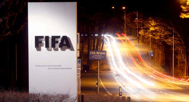 FIFA invita a dialogar sobre el sistema de traspasos tras la sentencia del caso Lass Diarra