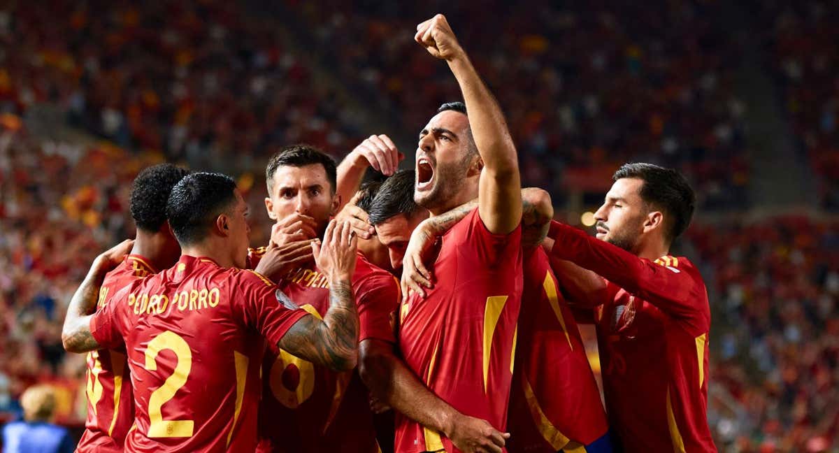 España celebra uno de los goles ante Dinamarca en Córdoba.