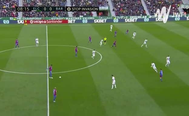 El Elche también flotó a Araujo y le obligó a jugar en largo.