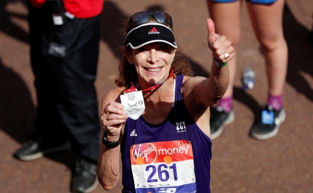 Swiatzer corriendo la Maratón de Boston de 2017.  REUTERS