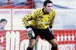 Santi Cañizares revive su polémica marcha del Celta al Real Madrid: «No actué bien, pero aquel contrato solucionaba muchos problemas que tenía mi familia»