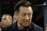Los diferentes indicios que apuntan a la progresiva salida de Peter Lim