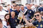 Inglaterra puede recuperar el alcohol en las gradas 40 años después, pero sólo en la Premier femenina
