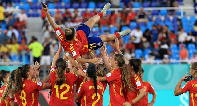 Irune Dorado lidera el recital de España para empezar la defensa de su corona mundial