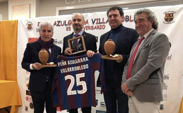 Ricardo serna, en un acto con la peña azulgrana de Villarrobledo. Cedida