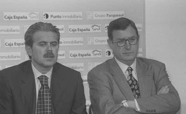 Zoran Vekic, junto a Ramón Martínez en la sala de prensa del Real Valladolid.