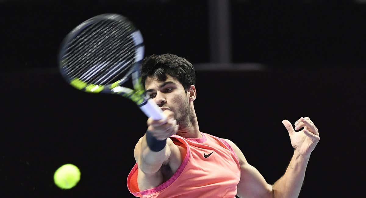 Carlos Alcaraz durante las semifinales del Six Kings ante Rafa Nadal.
