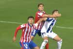 Surrealismo en el Atlético B - Recreativo: le expulsan, se inventa que él no ha sido... ¡y engaña al árbitro!