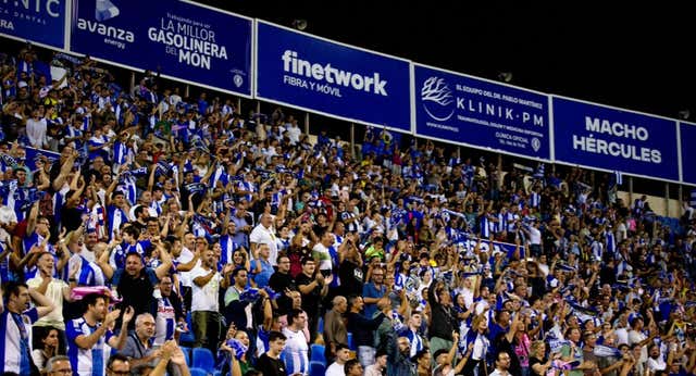 Los horarios del Clásico y Topuria meten en un lío al Hércules… ¡que pide aplazar su partido!