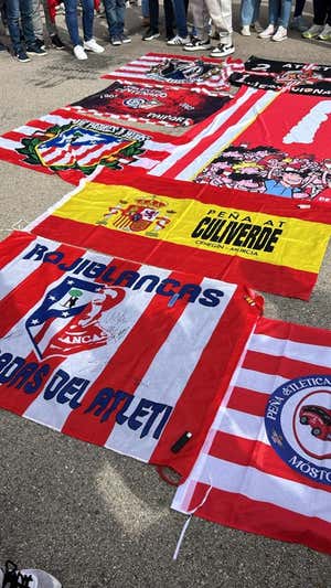 Banderas y mecheros.  Relevo