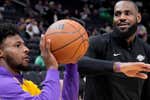 LeBron James llega a su temporada 22 listo para batir récords junto a Bronny