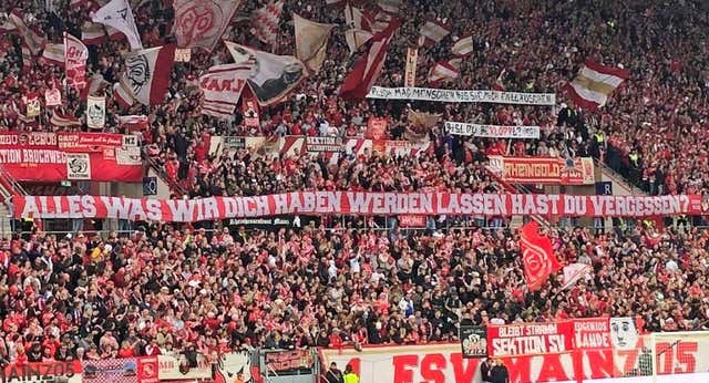 La llegada de Klopp a la factoría Red Bull levanta en armas al club que lo vio nacer: «¿Acaso has olvidado en lo que te convertimos?»