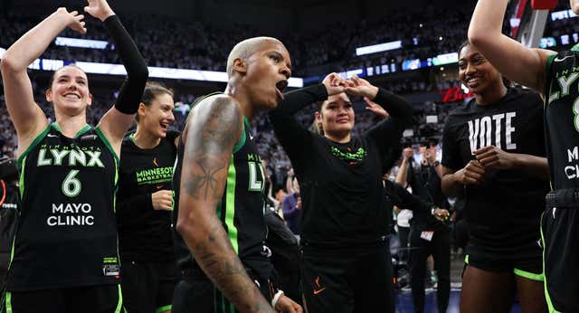 Las Lynx sobreviven a otro tiro sobre la bocina de Sabrina Ionescu y llevan la final al quinto partido