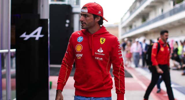 El ‘sufrimiento’ de Carlos Sainz en sus ‘paseos de café’ con Tadej Pogacar: “Fue la salida más dura de mi vida”