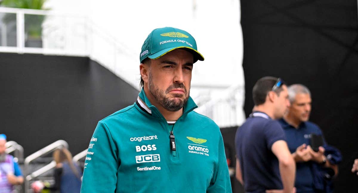 Alonso, en el paddock de Austin./REUTERS