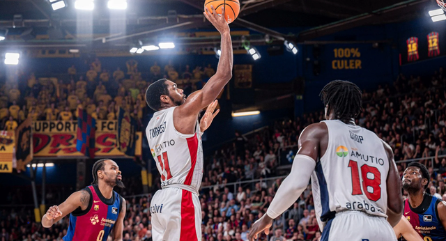 El Baskonia sorprende al Barça en el Palau con un Forrest imperial