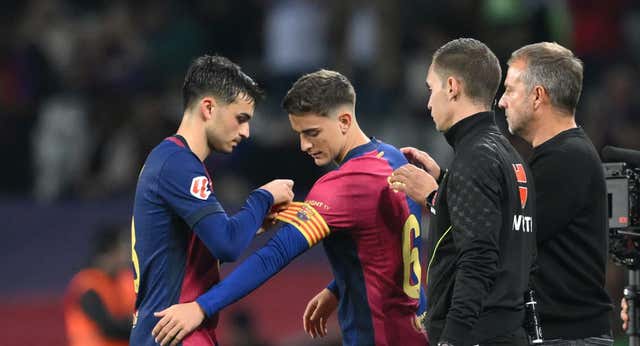 El brazalete, una ovación única y 20 segundos de juego que dan fe de que Gavi sigue siendo Gavi