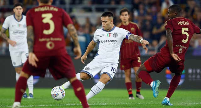 Lautaro sube un escalón en la historia del Inter y brilla en Roma