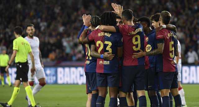 El Barça escribe la historia de siempre y Gavi la convierte en una fiesta