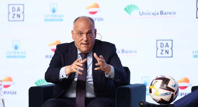 Tebas le devuelve a Marcelino su rajada sobre los árbitros VAR: «Como se queja de todo… pues una más en la lista»