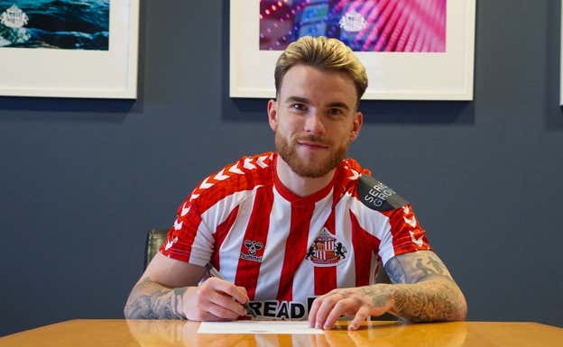 Aaron Connolly juega esta temporada con el Sunderland. Getty Images