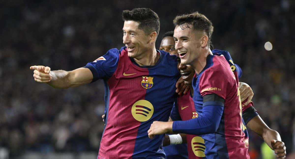 Lewandowski anotó un doblete contra el Sevilla.