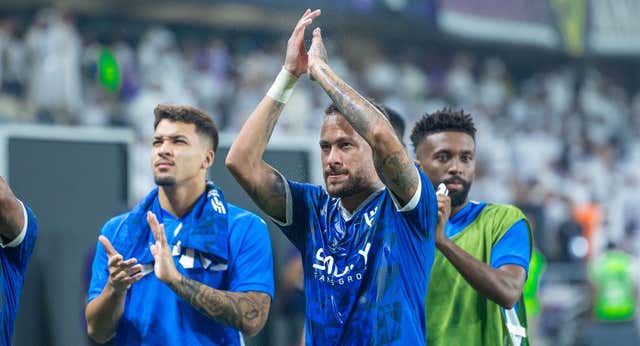 Neymar vuelve a jugar tras el peor año de su vida entre goles, penaltis y rojas