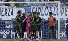 Un penalti parado en el 105' encumbra a Escandell como portero de moda en Segunda
