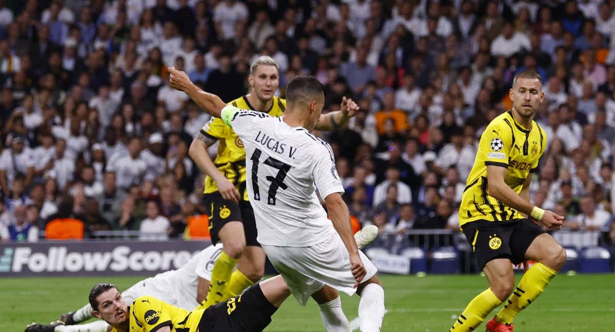 Lucas, en el momento de marcar el 3-2.
