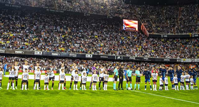 Y en medio de la crisis, Mestalla cuelga el ‘no hay billetes’ para recibir al Real Madrid