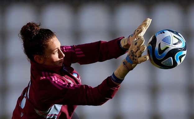 Adriana Nanclares durante un entrenamiento con la Selección.  RFEF