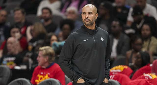 Tangana, orgullo… y derrota: así fue el histórico estreno de Jordi Fernández como primer entrenador español en la NBA