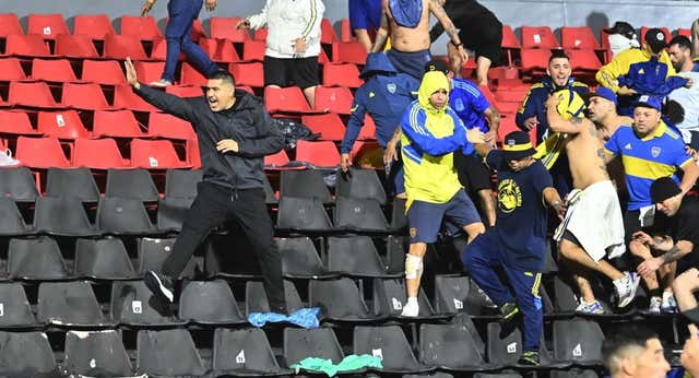 Juan Román Riquelme vuelve a ser héroe en Boca: el presidente evita una tragedia en una pelea entre ultras