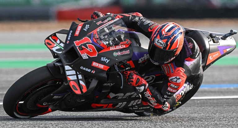 El horno de Aprilia: 10 segundos sin respirar en una recta de un kilómetro