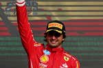 La valentía de Carlos Sainz tras su 'hachazo' a Max Verstappen para ganar por primera vez delante de su madre: «No tenía nada que perder»