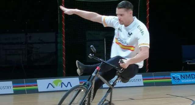 Emilio Arellano se proclama campeón del mundo de ciclismo artístico