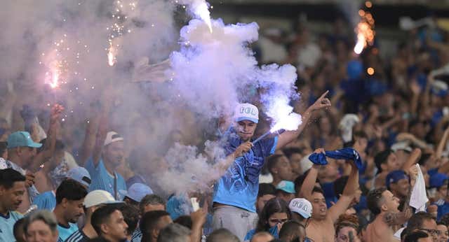 Un muerto y doce heridos en una pelea entre aficionados de Palmeiras y Cruzeiro