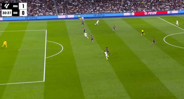Ejercicios que «agotan mentalmente» y vídeos sobre desmarques: la fórmula infalible de los fueras de juego del Barça