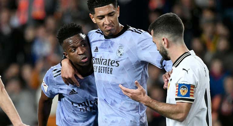 Imagen de un enfrentamiento entre el Valencia y el Real Madrid el curso pasado.