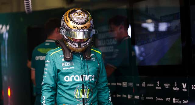 Una enfermedad, un novato y «un poco de suciedad» desatan la tormenta perfecta que empaña los homenajes a Fernando Alonso