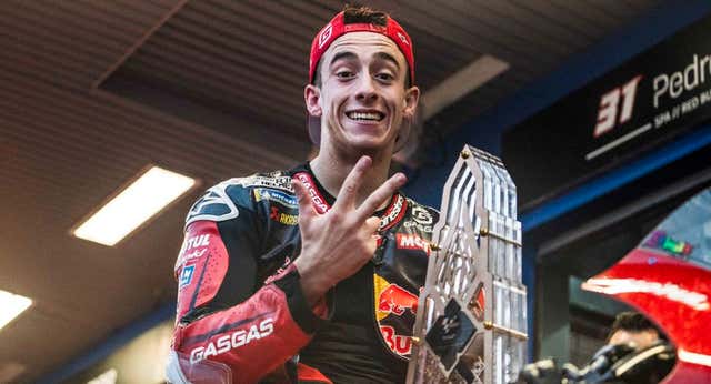 El ángel que le pide terminar carreras a Acosta pierde ante el demonio que quiere resultados