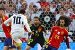Toni Kroos cree que la mano de Cucurella le apartó del Balón de Oro