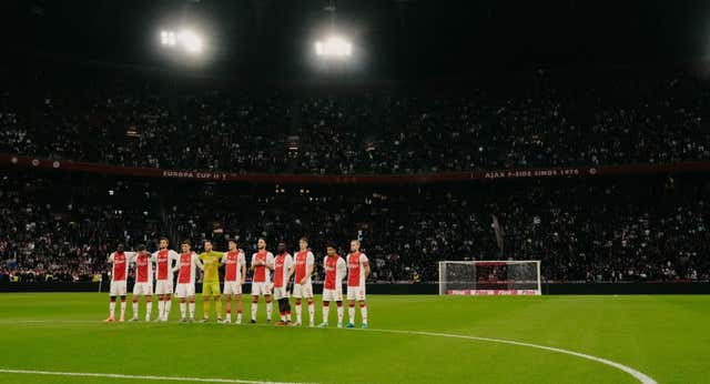 El Ajax se lleva una “desagradable sorpresa” al conocer que la Real Sociedad no venderá entradas a sus aficionados