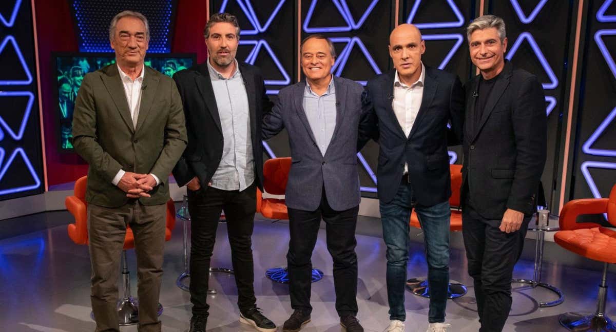 Javier Lozano, el periodista Felipe Fernández, Juan José Rodríguez Navia, Javi Rodríguez y Julio García Mera en 'Conexión Vintage'.