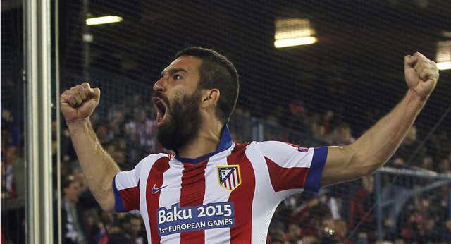 La noche en la que Arda Turan renovó con el Atlético metido en un coche con Gil Marín y delante de su local favorito: «Me sentía el rey del Calderón»